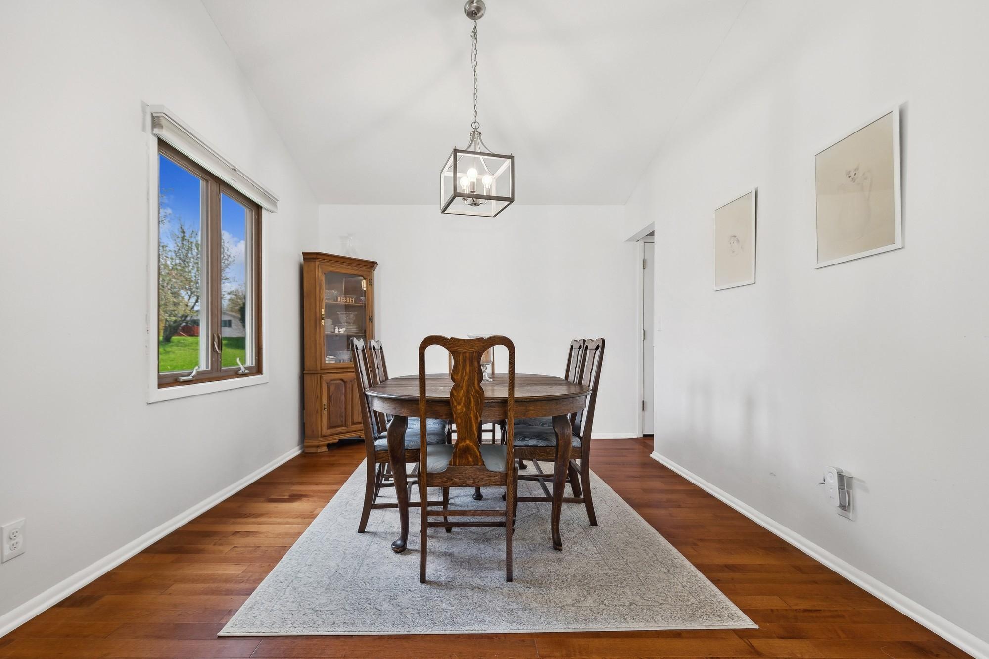8604 Darnel Road Eden Prairie, MN 55344 - Photo 4 of 22 Gallery Image 4