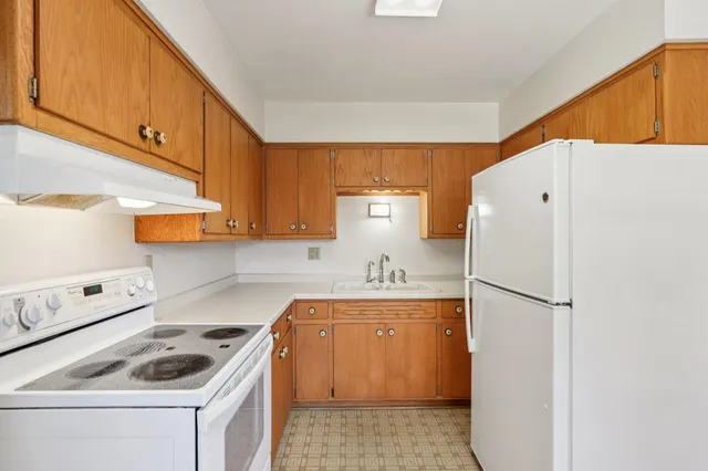 $299,900 | 4005 South 83rd Street, Greenfield, WI 53220