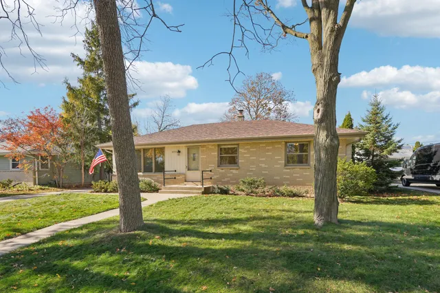 $299,900 | 4005 South 83rd Street, Greenfield, WI 53220