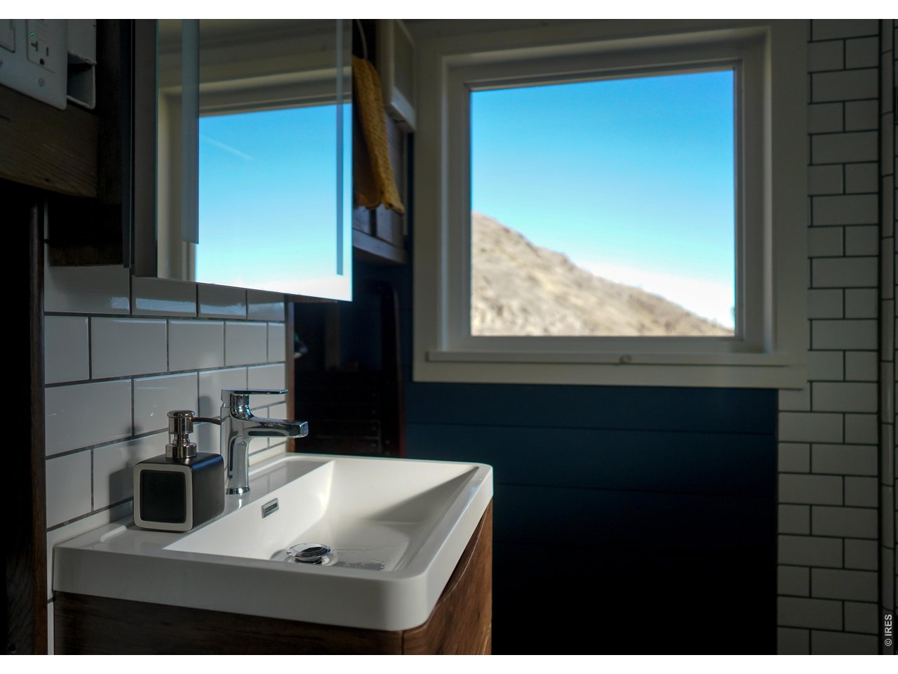 560 Emerson Gulch Road Boulder, CO 80302 - Photo 17 of 32 Modern bathroom