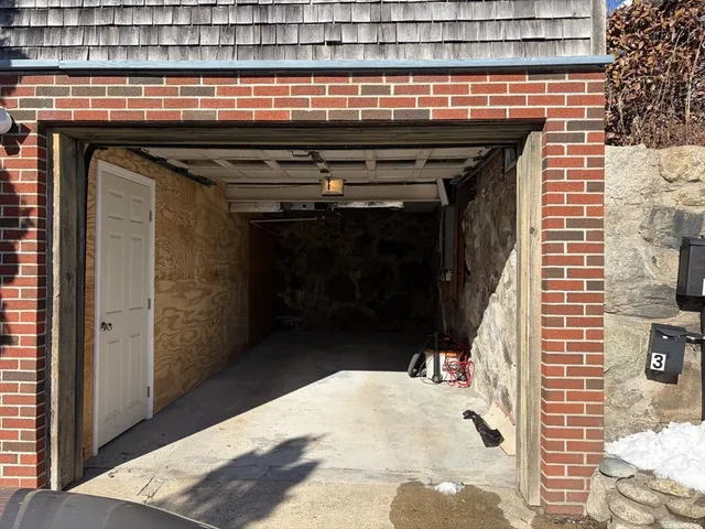 $2,650 | 129 1/2 Summer Street, Plymouth, MA 02360