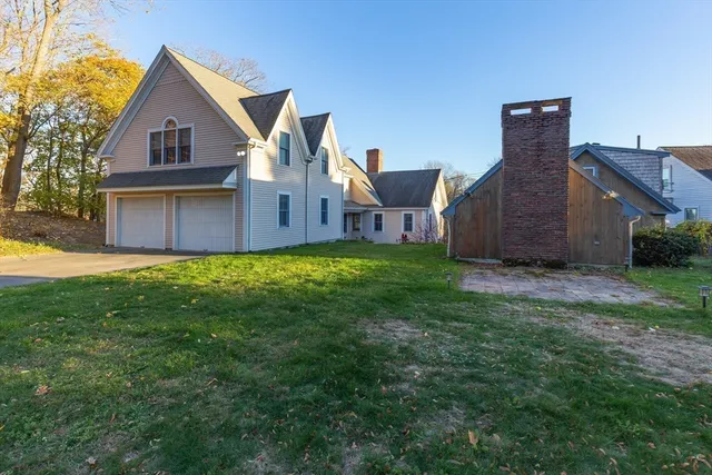 $2,650 | 129 1/2 Summer Street, Plymouth, MA 02360