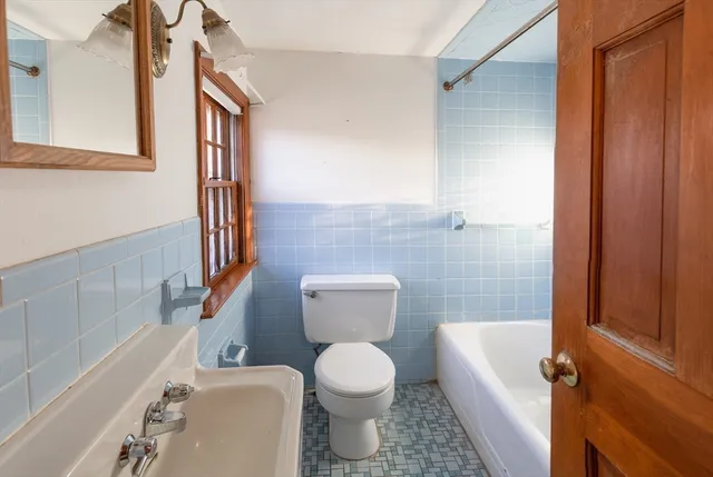 $2,650 | 129 1/2 Summer Street, Plymouth, MA 02360