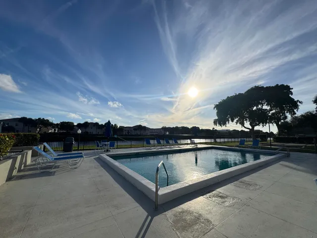 $2,250 | 2018 Southwest 29th Court, Unit 6B2, Delray Beach, FL 33445