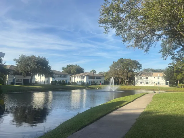 $2,250 | 2018 Southwest 29th Court, Unit 6B2, Delray Beach, FL 33445