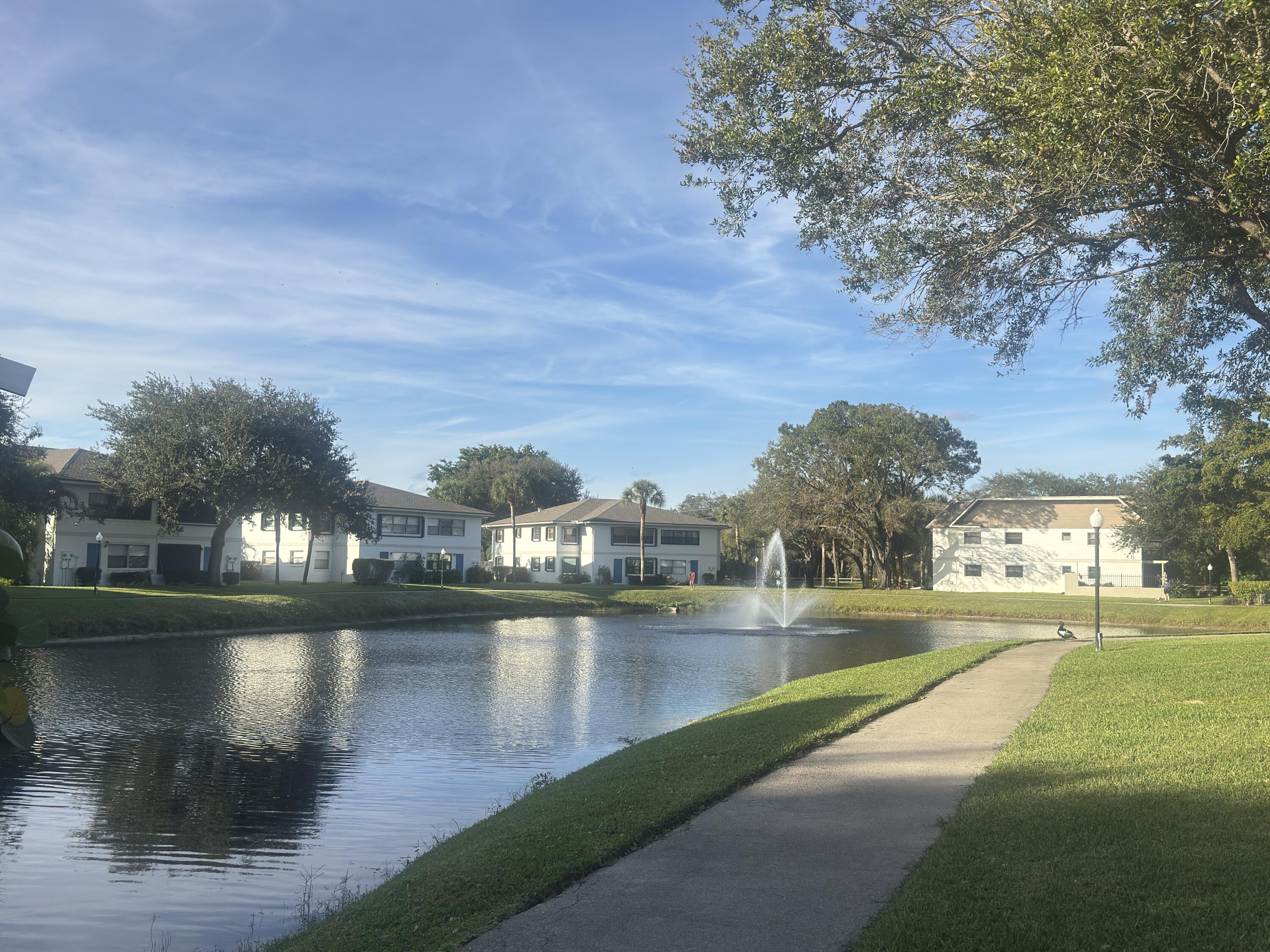 2018 Southwest 29th Court, Unit 6B2 Delray Beach, FL 33445 - Photo 5 of 28 The walking paths
