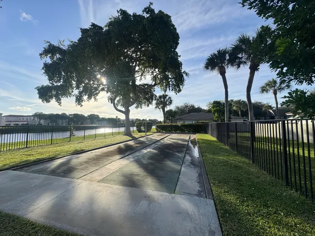 $2,250 | 2018 Southwest 29th Court, Unit 6B2, Delray Beach, FL 33445