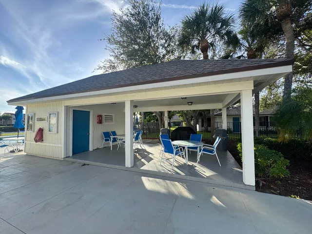 $2,250 | 2018 Southwest 29th Court, Unit 6B2, Delray Beach, FL 33445