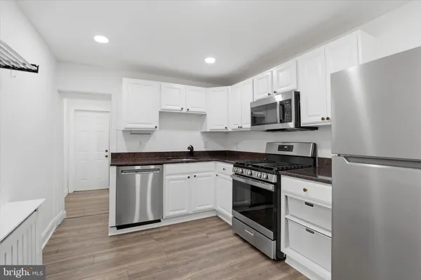 $300,000 | 286 Leverington Avenue, Philadelphia, PA 19128