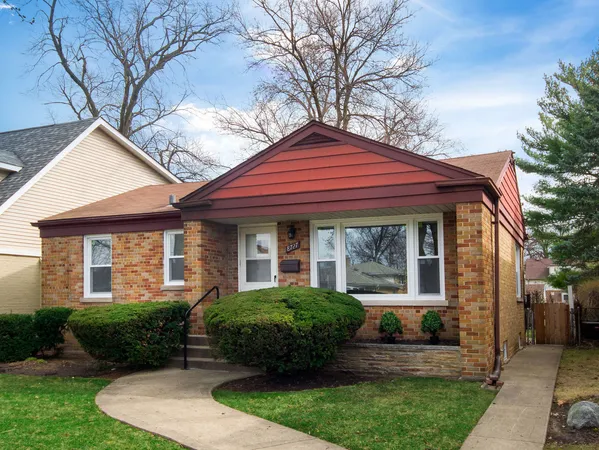 $3,000 | 8727 Hamlin Avenue, Skokie, IL 60076