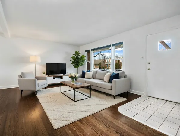 $3,000 | 8727 Hamlin Avenue, Skokie, IL 60076