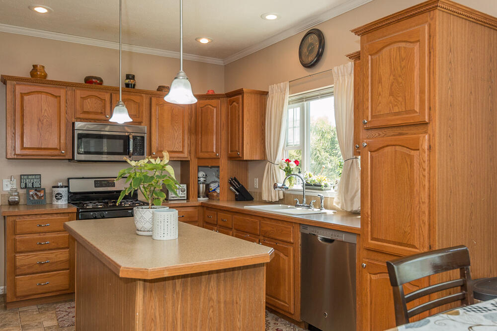 75775 Ridgeway Drive Lawton, MI 49065 - Photo 9 of 60 75775RidgewayDr-34