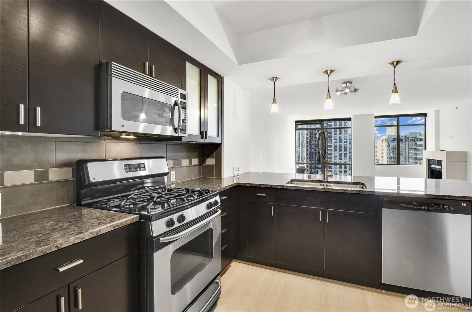 819 Virginia Street, Unit 1101 Seattle, WA 98101 - Photo 8 of 32