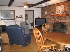 605 South Walnut Street Rochester, IL 62563 - Photo 3 of 12
