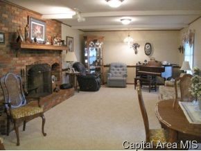 605 South Walnut Street Rochester, IL 62563 - Photo 4 of 12