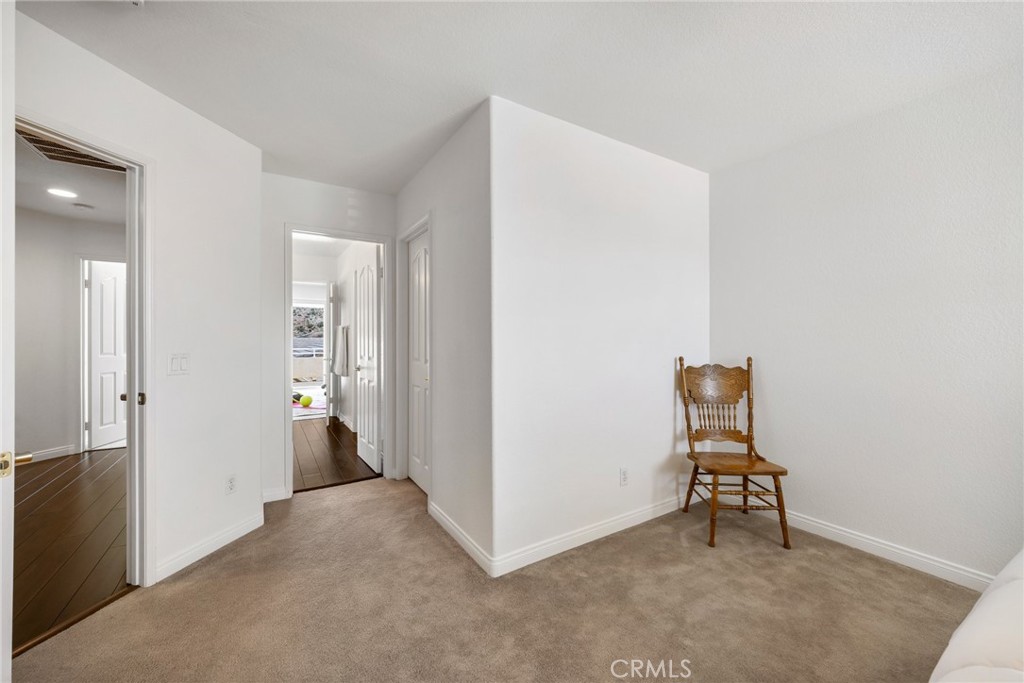 34695 Desert Road Acton, CA 93510 - Photo 50 of 68 a view of a room with wooden floor and bench