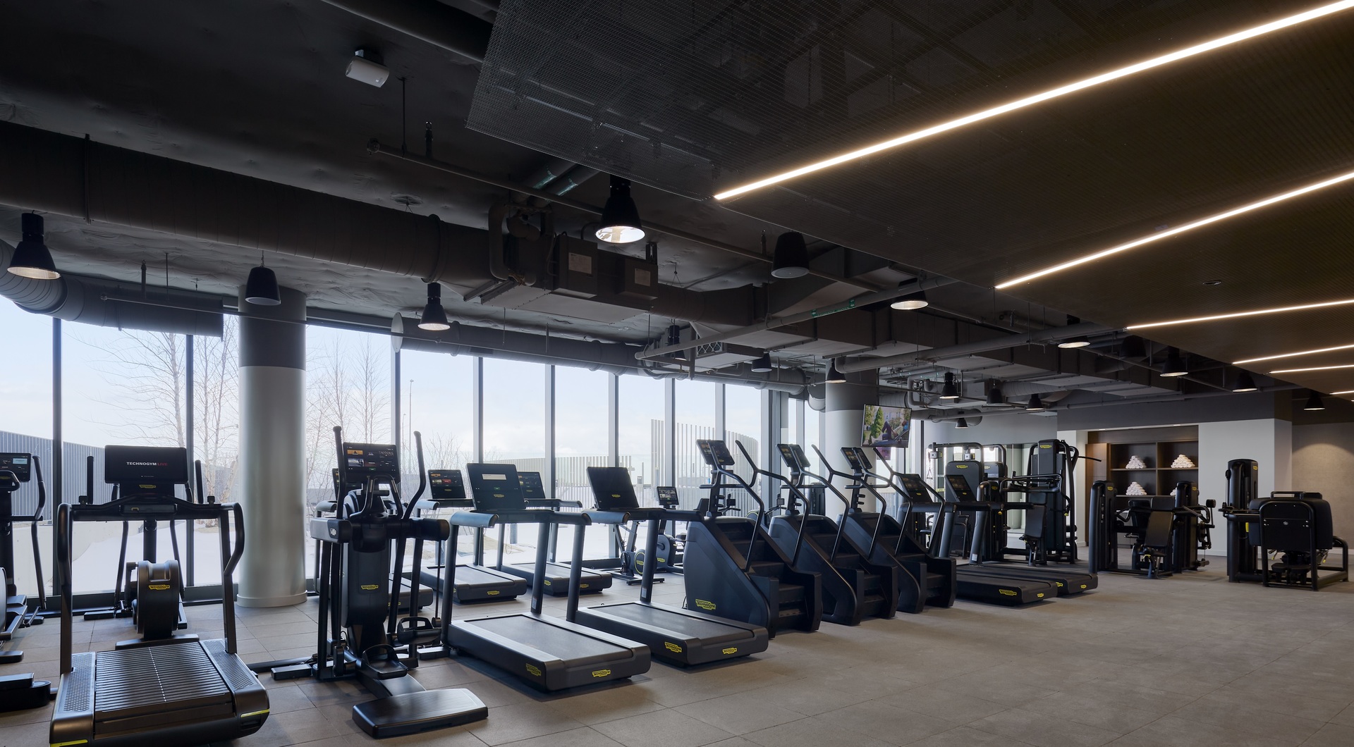 211 North Harbor Drive, Unit 1308 Chicago, IL 60601 - Photo 18 of 33 a view of a room with gym equipment
