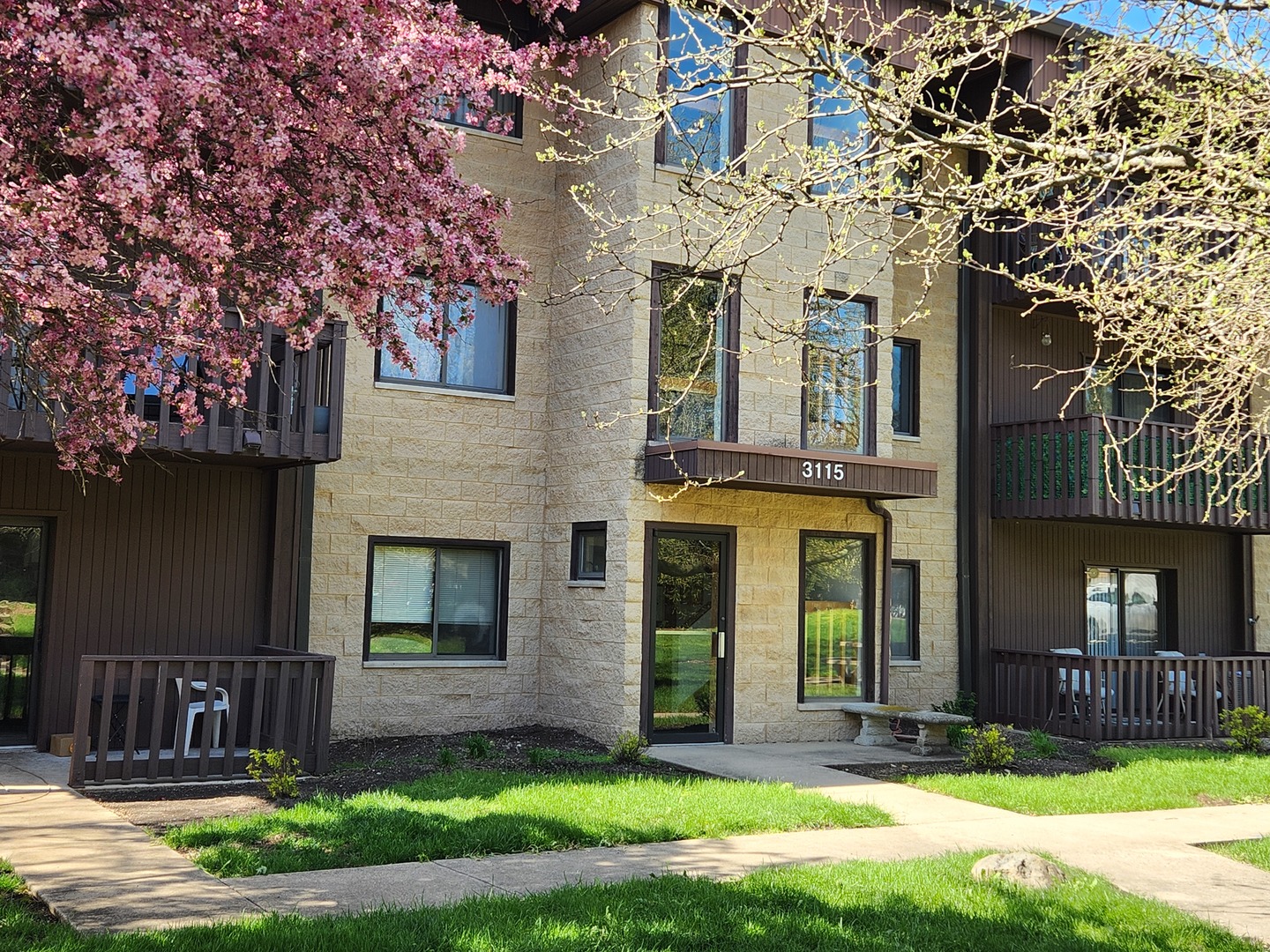 3115 Ingalls Avenue, Unit 3D Joliet, IL 60435 - Photo 1 of 13