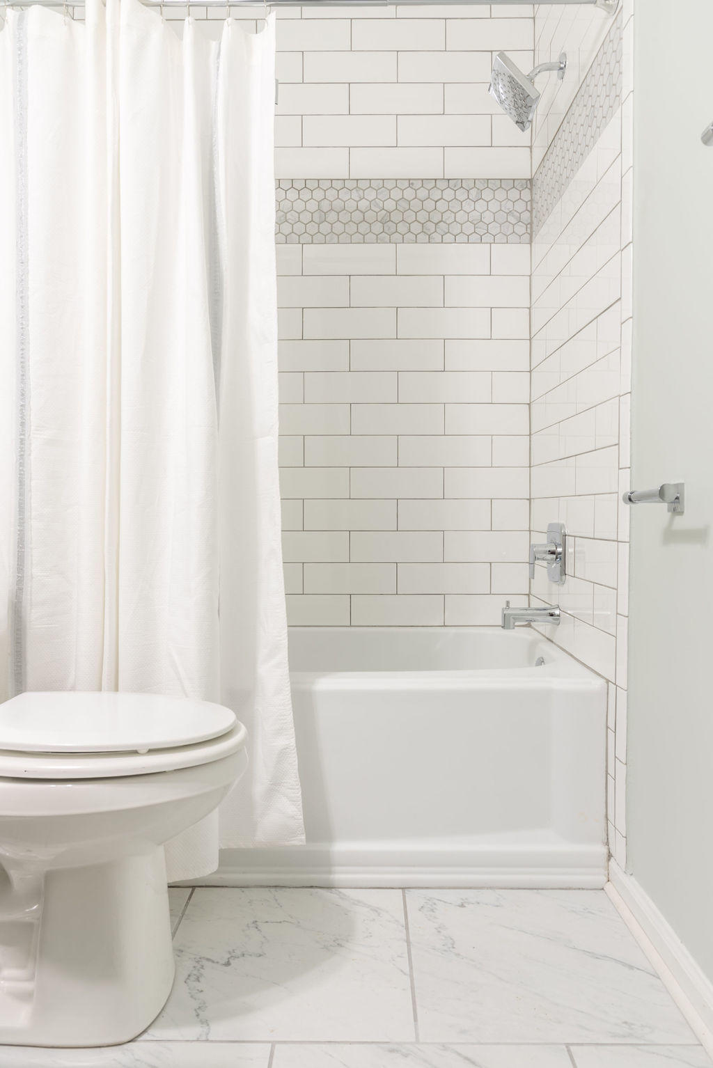 802 North Mill Road Salem, VA 24153 - Photo 12 of 17 Bathroom