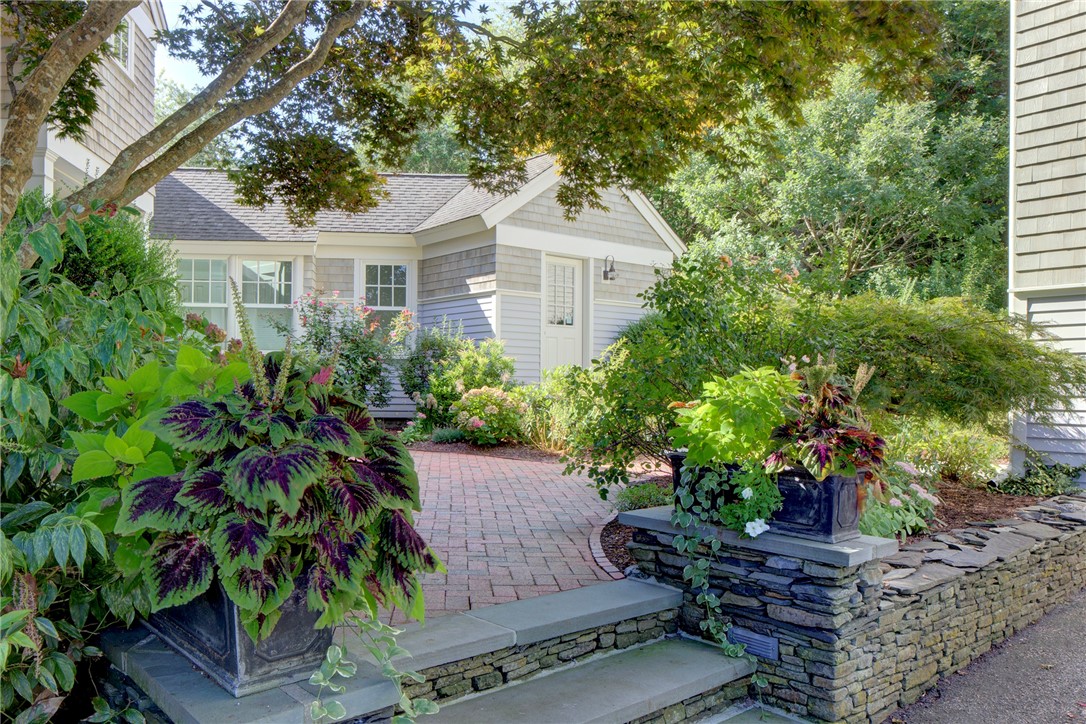 115 Beavertail Road Jamestown, RI 02835 - Photo 6 of 50