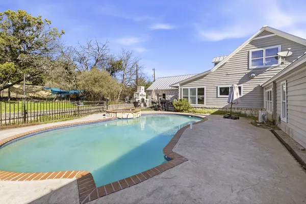 $995,000 | 265 Shalako Drive, Kerrville, TX 78028