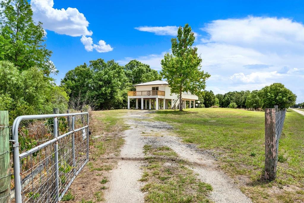 464 Logue Road Myakka City, FL 34251 - Photo 7 of 46