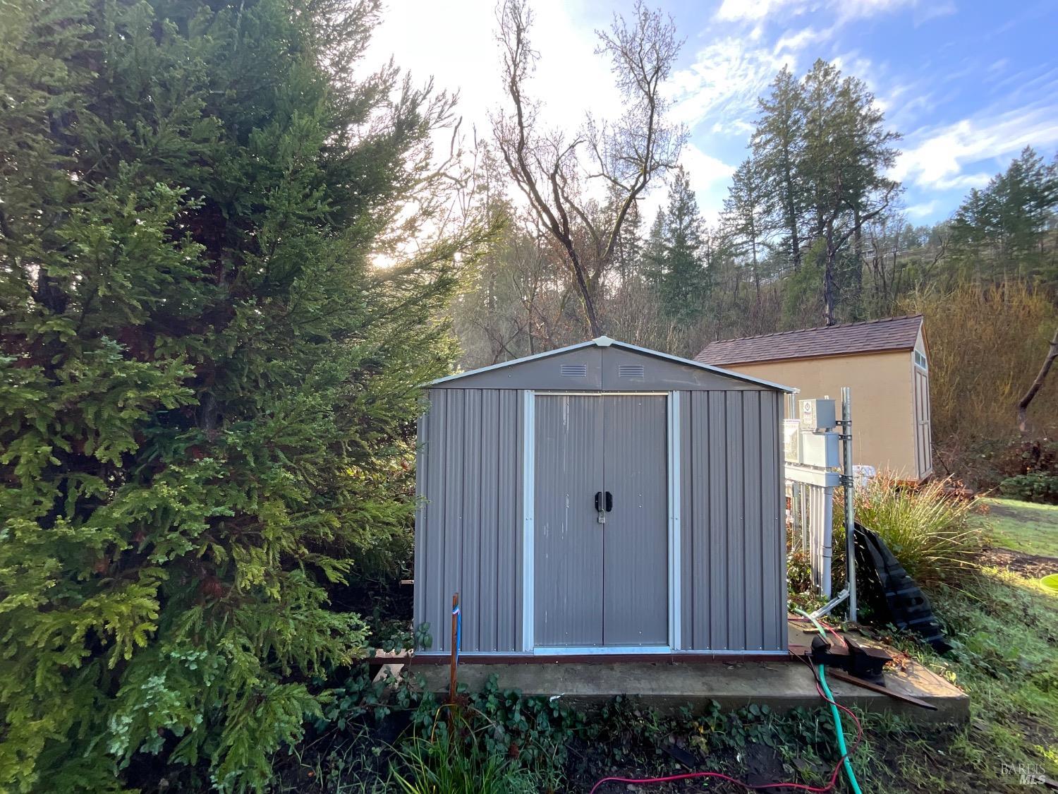 2858 Porter Creek Road Santa Rosa, CA 95404 - Photo 8 of 22 Garden shed
