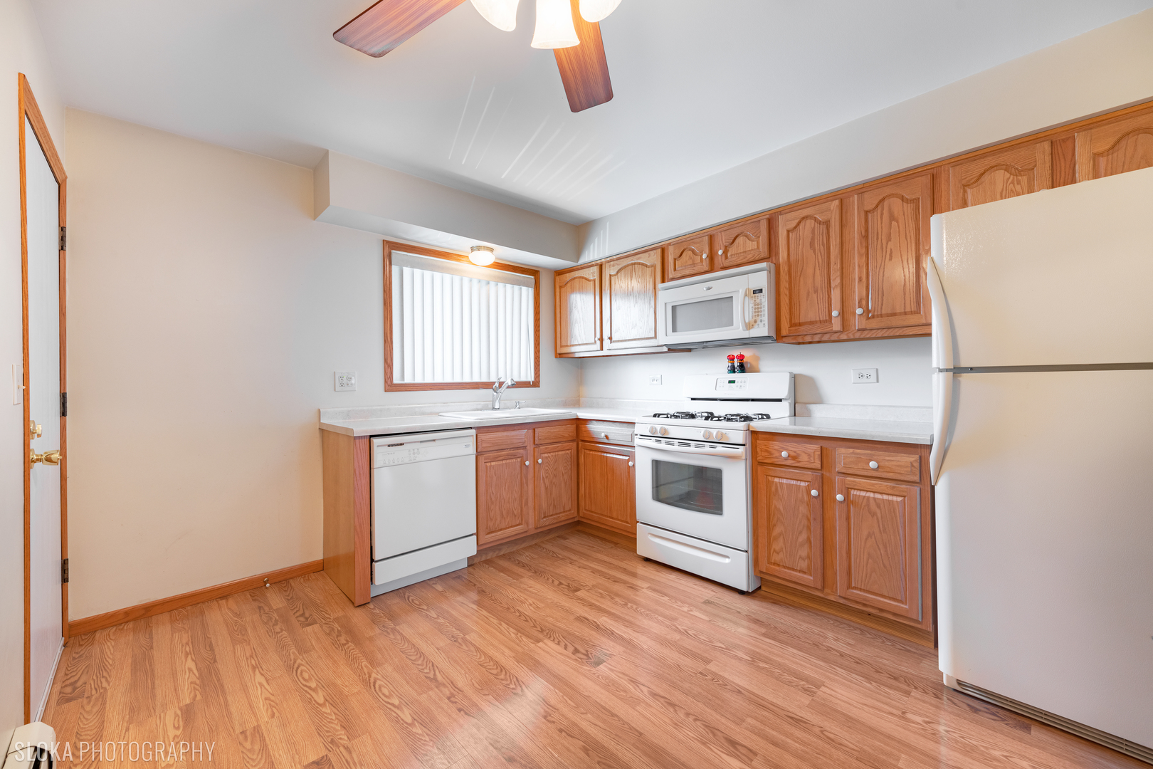 99 East Dundee Road, Unit 2N Wheeling, IL 60090 - Photo 7 of 15