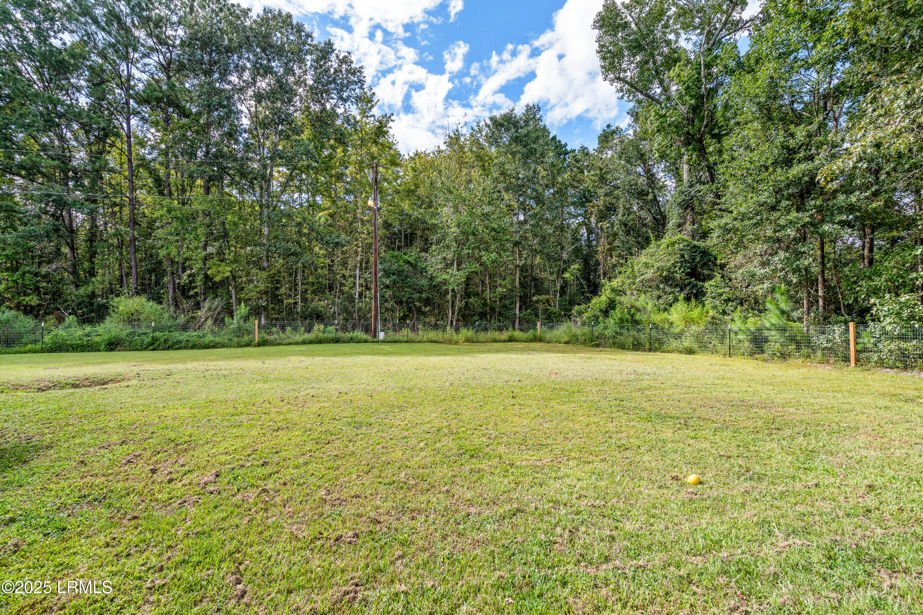 197 Johnson Road Sheldon, SC 29940 - Photo 28 of 31 197 Johnson-28