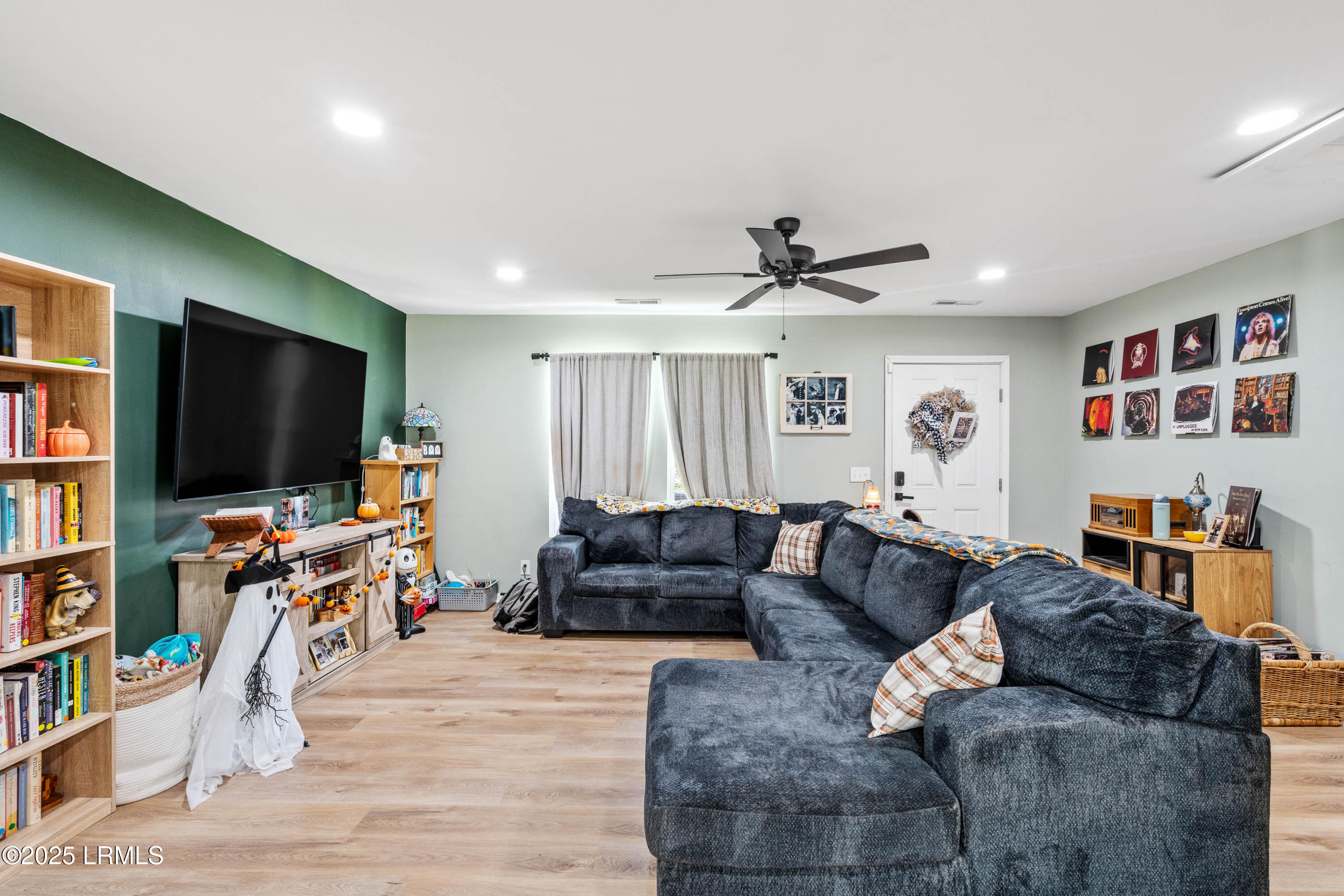 197 Johnson Road Sheldon, SC 29940 - Photo 7 of 31 197 Johnson-12