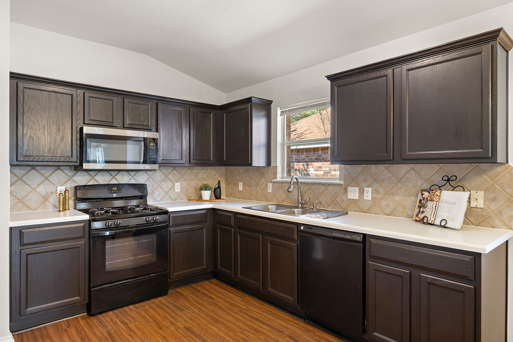 521 Fort Thomas Place Round Rock, TX 78664 - Photo 7 of 26