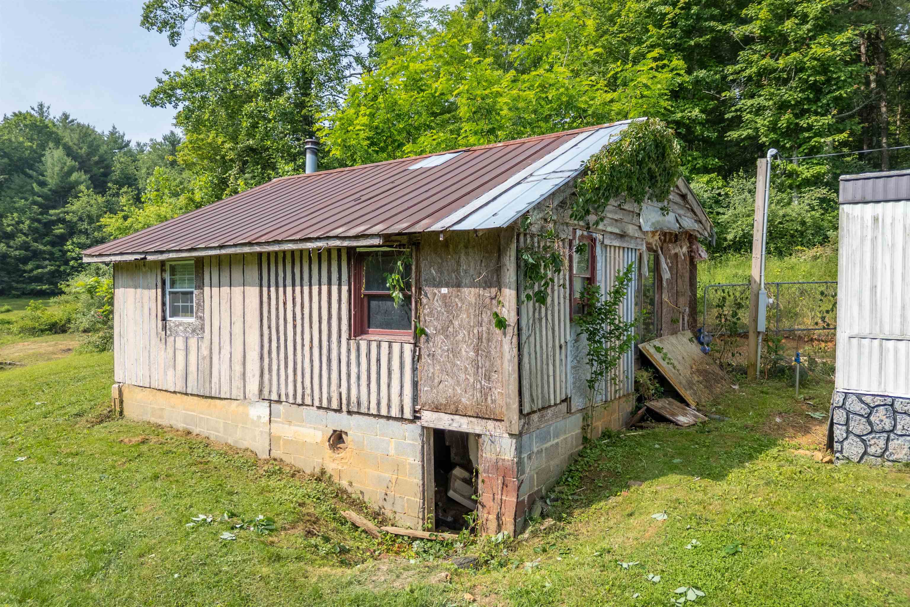 2268 Reedsville Road Northwest Willis, VA 24380 - Photo 54 of 77 Gallery Image 54