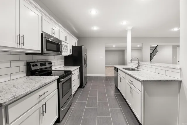 $799,999 | 1062 North Admirals Pointe Drive, Lafayette, IN 47909