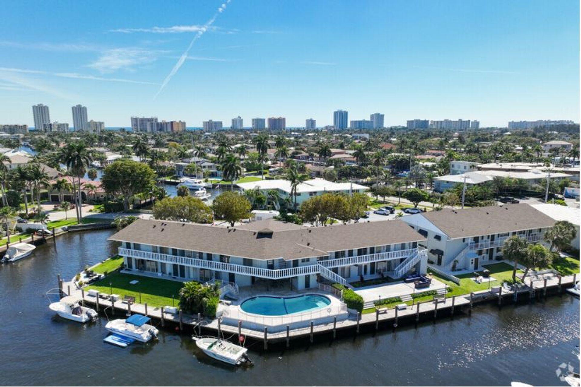 811 Southeast 22nd Avenue, Unit 12 Pompano Beach, FL 33062 - Photo 25 of 25 a view of a city