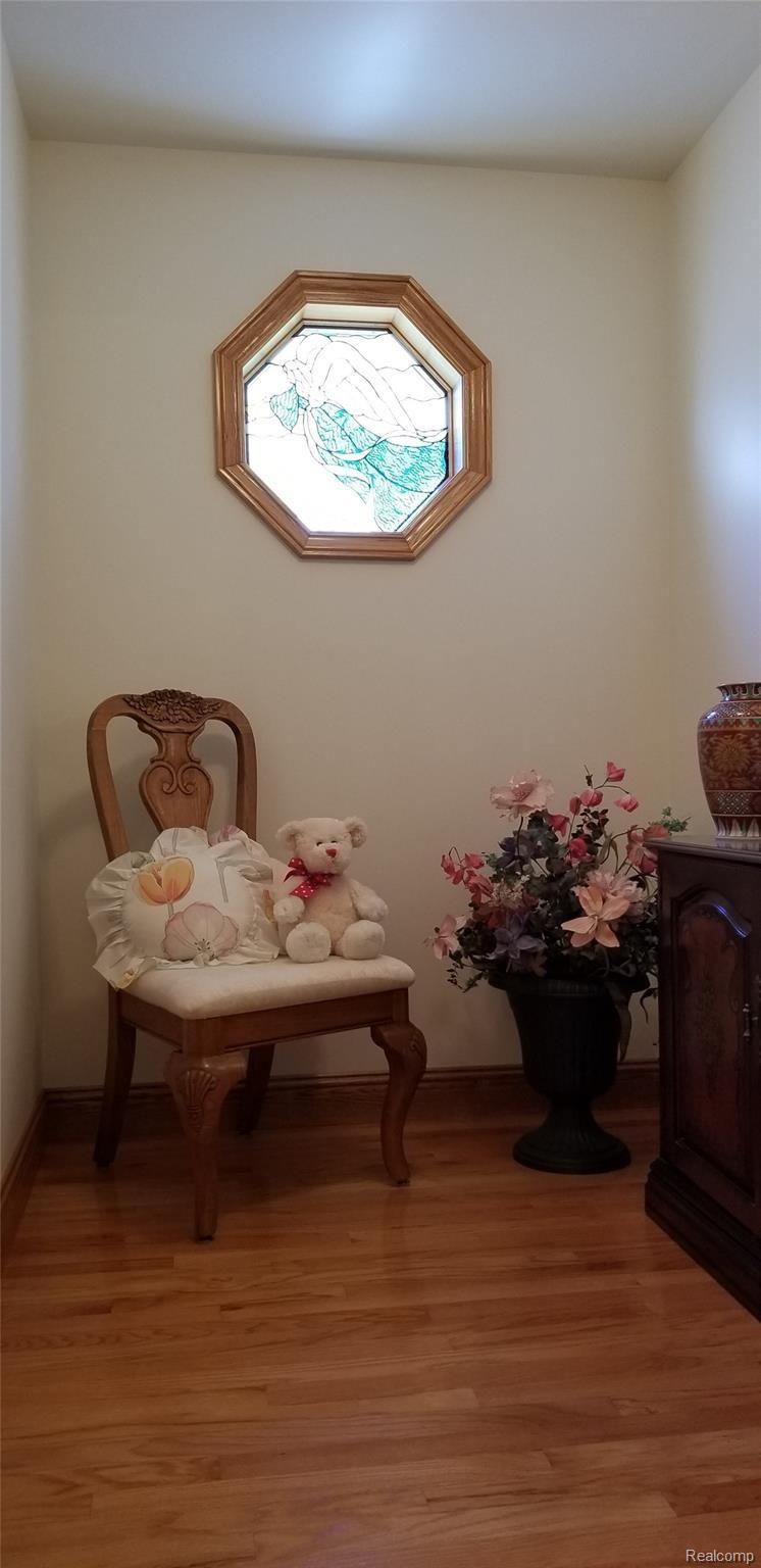 1165 East Heil Road Gladwin, MI 48624 - Photo 55 of 73 Upstairs Seating Room.jpg