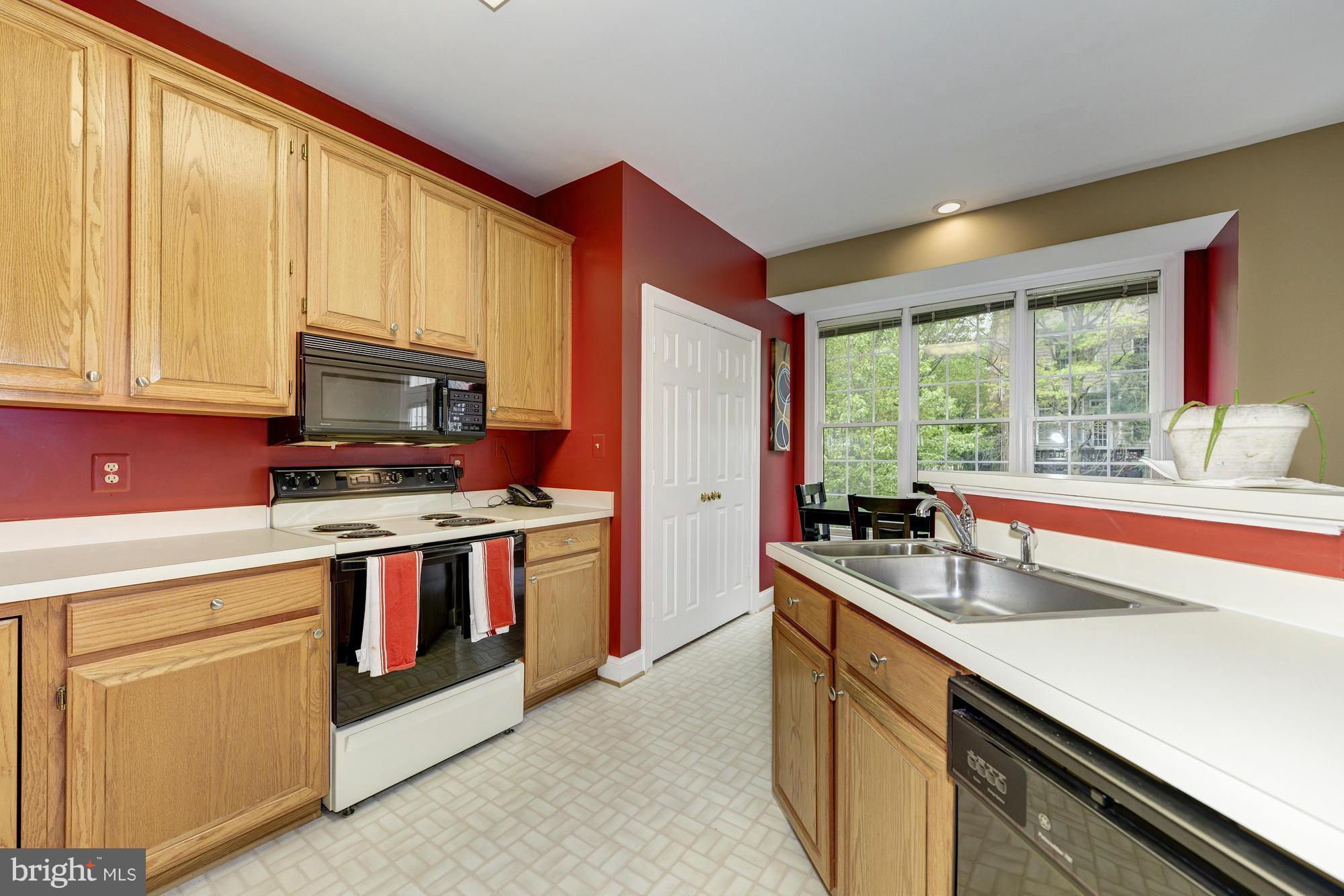 1330 Sundial Drive Reston, VA 20194 - Photo 14 of 30 Kitchen