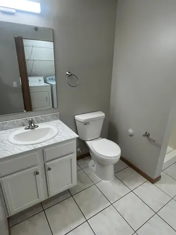 $189,899 | 1321 Lake Drive West, Unit 203, Chanhassen, MN 55317