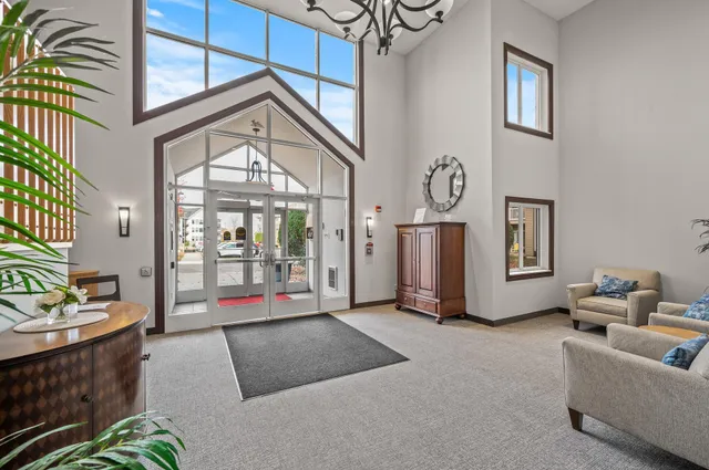 $189,899 | 1321 Lake Drive West, Unit 203, Chanhassen, MN 55317