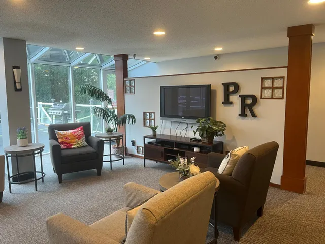 $189,899 | 1321 Lake Drive West, Unit 203, Chanhassen, MN 55317