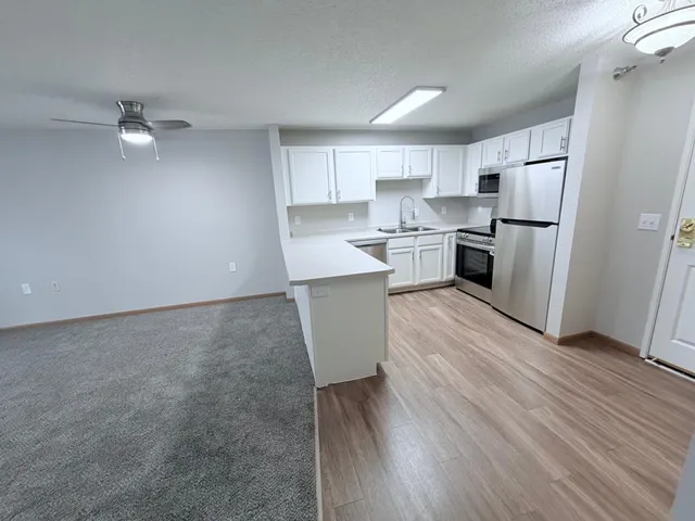 $189,900 | 1321 Lake Drive West, Unit 203, Chanhassen, MN 55317