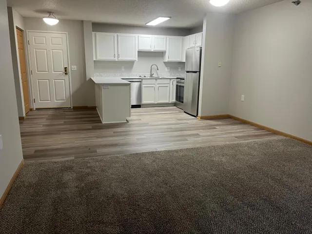 $189,899 | 1321 Lake Drive West, Unit 203, Chanhassen, MN 55317