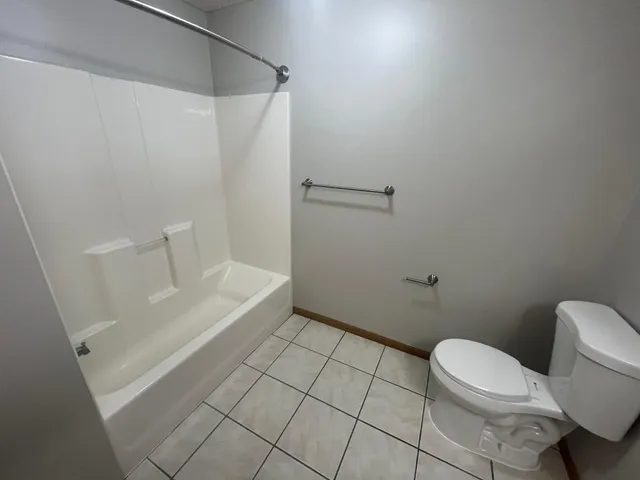 $189,899 | 1321 Lake Drive West, Unit 203, Chanhassen, MN 55317