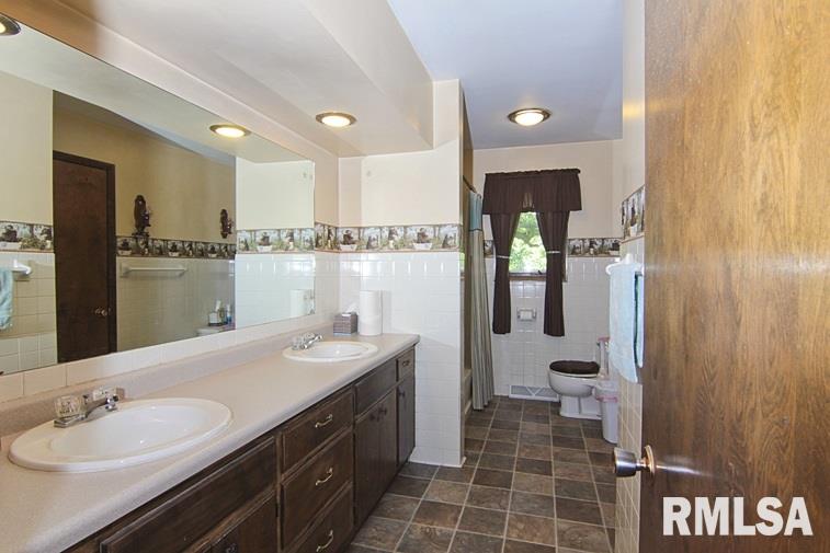 15804 Rte 84 North East Moline, IL 61244 - Photo 15 of 24 Gallery Image 15