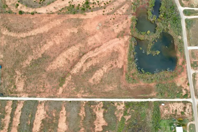 a view of a dry yard