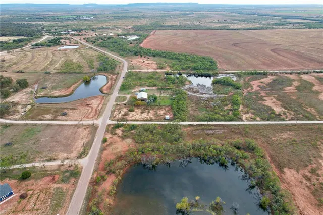 a black and white photo of a room