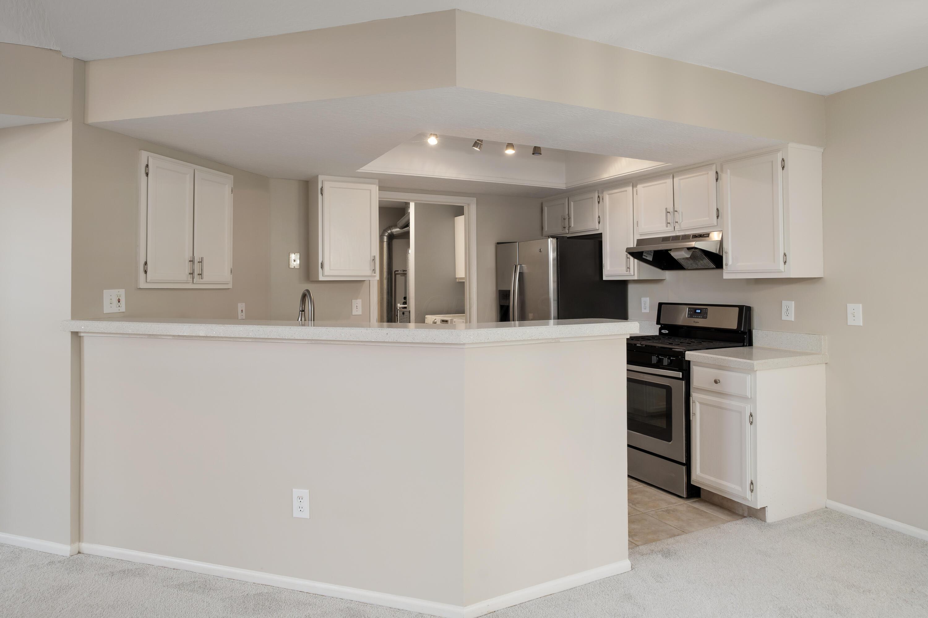 6770 Heatherstone Loop Dublin, OH 43017 - Photo 14 of 32 Kitchen