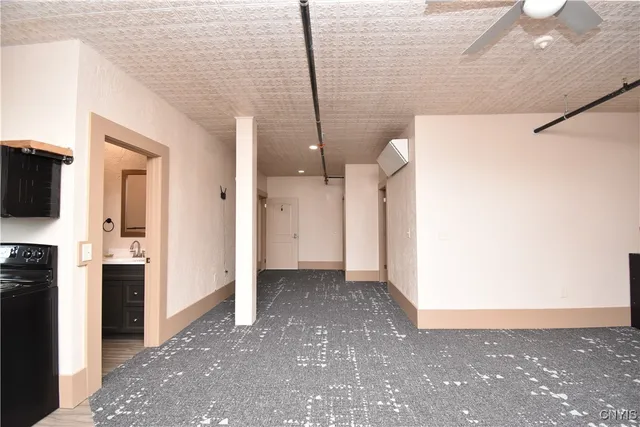 $1,450 | 152 Court Watertown Ny 13601, Unit 5, Watertown, NY 13601