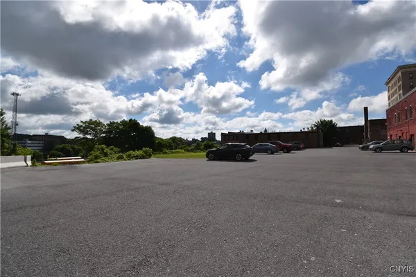 $1,450 | 152 Court Watertown Ny 13601, Unit 5, Watertown, NY 13601