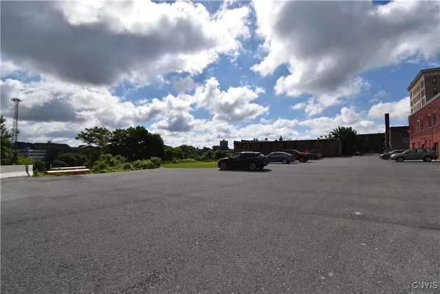 $1,450 | 152 Court Watertown Ny 13601, Unit 5, Watertown, NY 13601