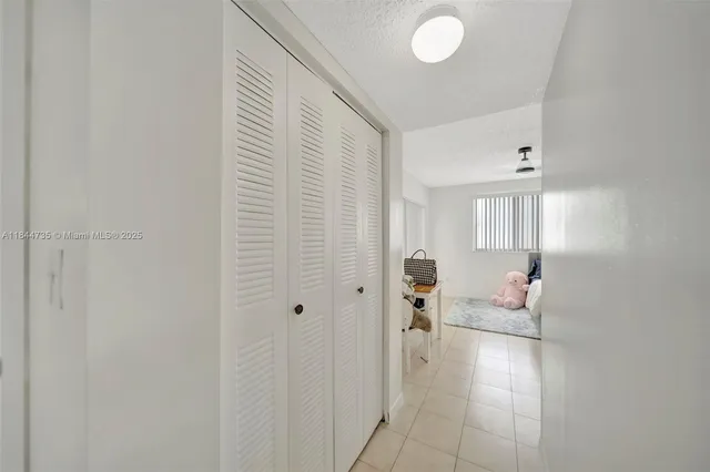 a view of livingroom with furniture